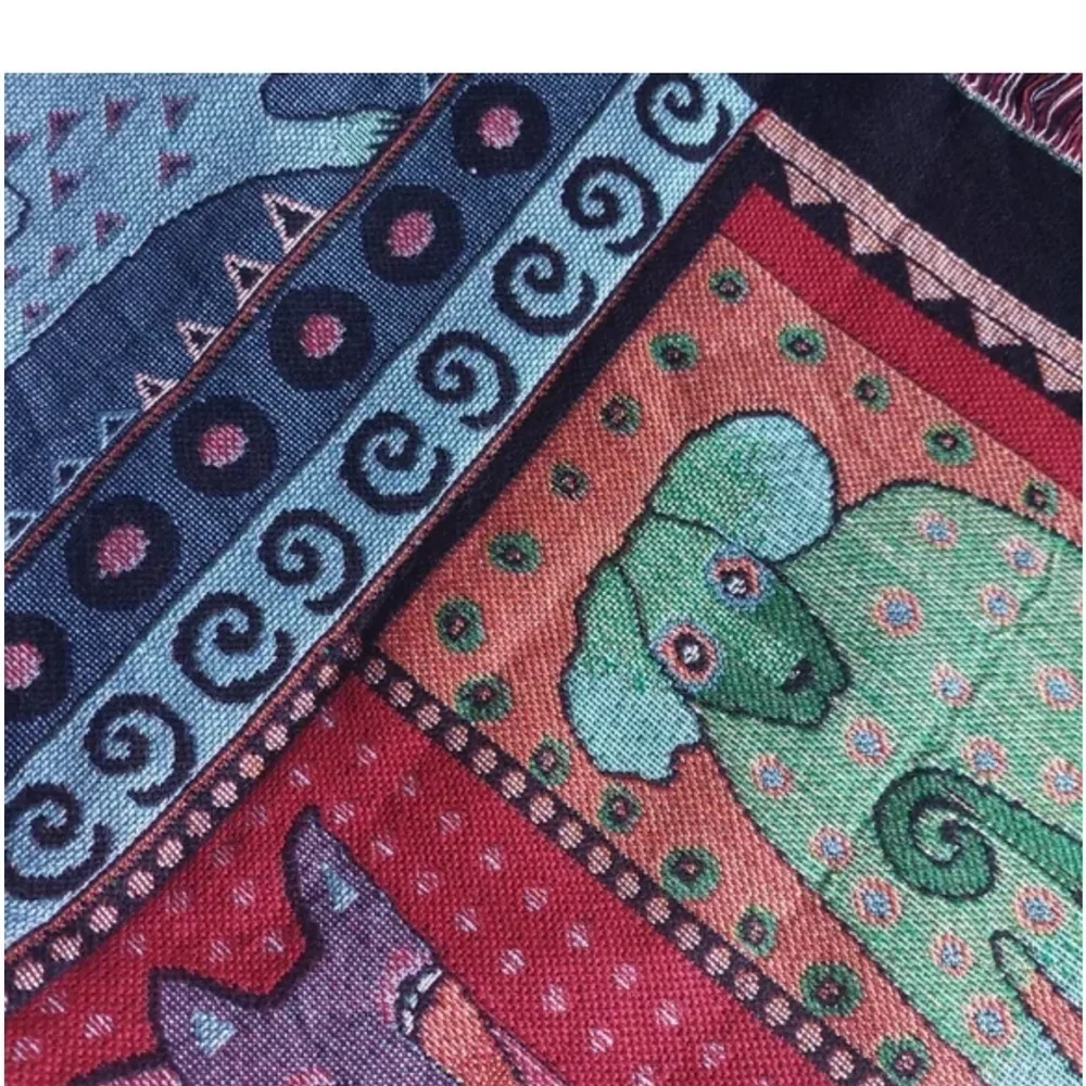LAUREL BURCH MYTHICAL DOG TAPESTRY THROW BLANKET  60 X 50